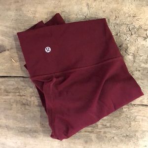 BNWOT - Lululemon Wunder Under size 6